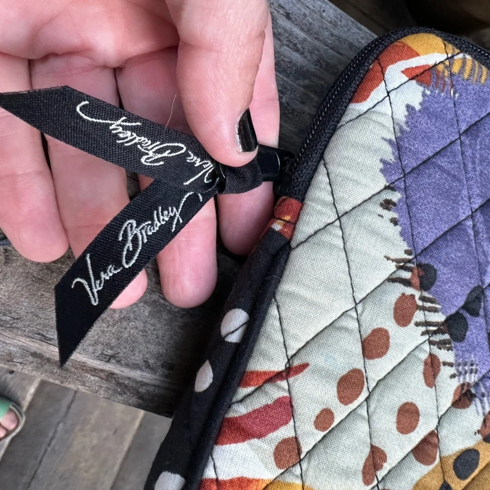 VERA BRADLEY Top Zip Wristlet In Painted Feathers-Retired Print
